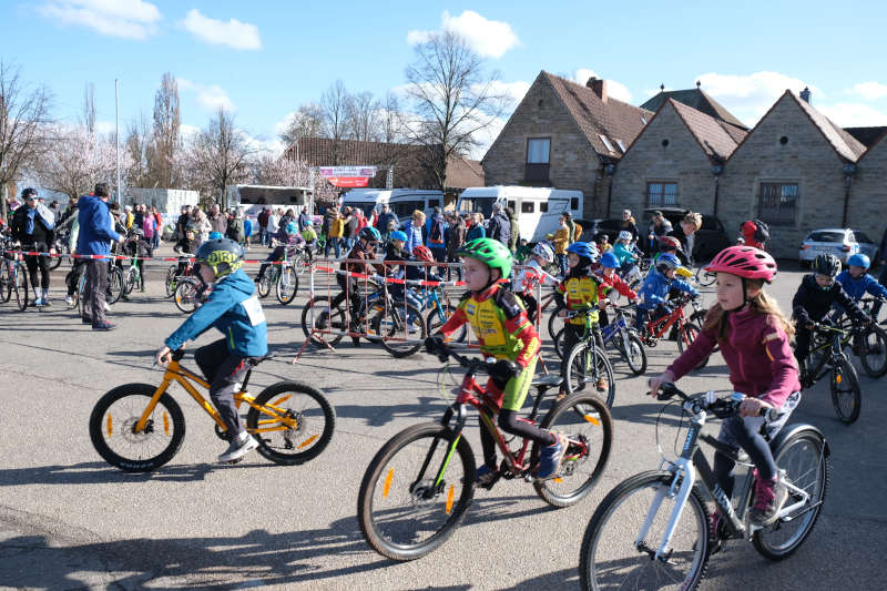 Verschiedene Nachwuchsrennen gehören ebenso wie Profi- und Amateurrennen, und dieses Jahr außerdem Jedermann-Wertungen, zum Großen Preis der Südlichen Weinstraße. (Foto: KV SÜW)