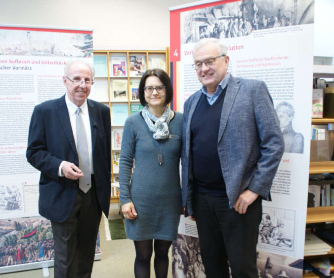 Dr. Klaus Kremb, Pfalzbibliotheksleiterin Claudia Germann und Bezirkstagsvorsitzender Theo Wieder (Foto: Bezirksverband Pfalz)