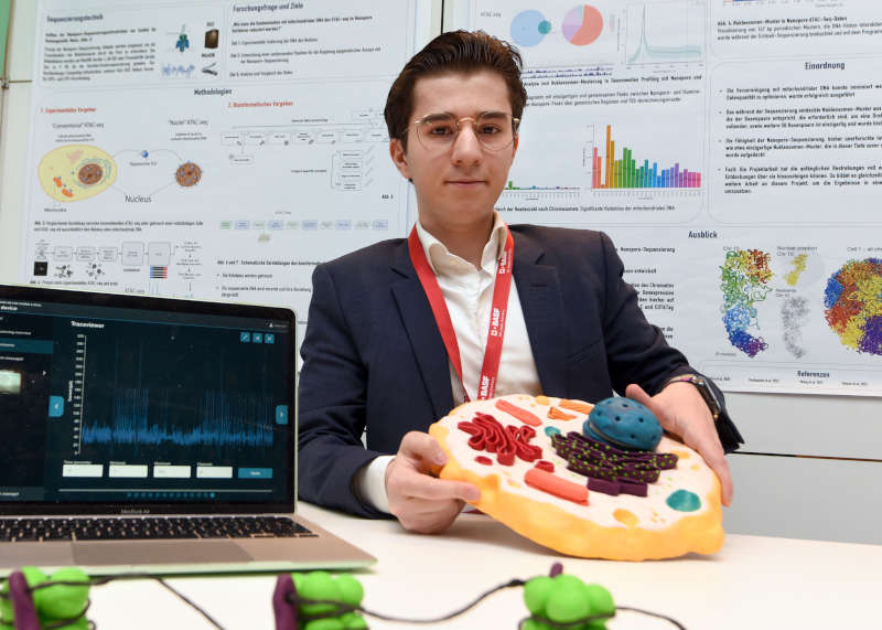 Landessieger Biologie: Can Hakan Yildirim: „Optimierung im ATAC-seq-Verfahren: Qualitätssteigerung im Third-Generation-Sequencing, (Johannes Gutenberg-Universität Mainz) (Foto: Marcus Schwetasch)