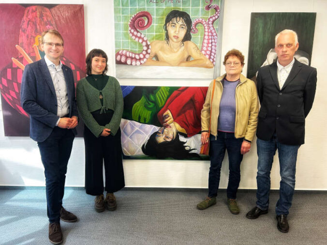 Bürgermeister Salm, Künstlerin Kiara Luna, Dr. Juliane Huber und Stefan W. Kunze (Foto: Verbandsgemeindeverwaltung Edenkoben)