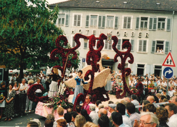 Blumenkorso im Jahr 1989 durch die Innenstadt (Quelle: Stadt Landau)