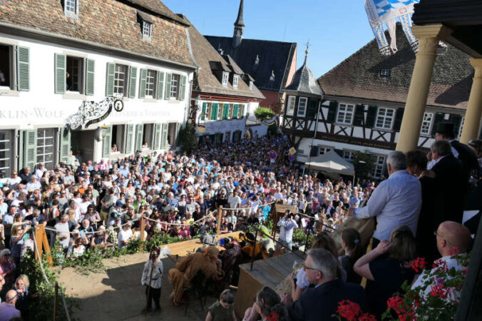 Geißbockversteigerung (Foto: Tourist Service GmbH Deidesheim)