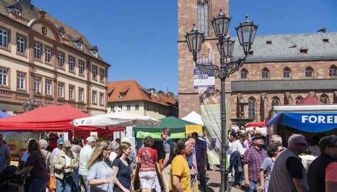 Deutsch-französischer Biosphären-Bauernmarkt in Neustadt (Foto: Biosphärenreservat/Venus)