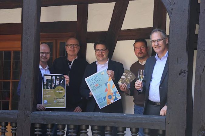 Freuen sich auf zwei spannende Weinevents in Landau (v.l.n.r.): Svend Larsen, Dominik Geißler, Benjamin Hirsch, Bernd Wichmann und Dietmar Seefeldt. (Foto: Veranstaltungsgesellschaft LD-SÜW)