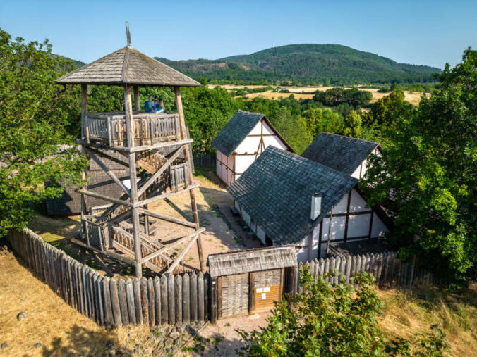 Keltendorf Steinbach am Donnersberg (Foto: CC-BY Pfalz Touristik – Fachenbach Medien)