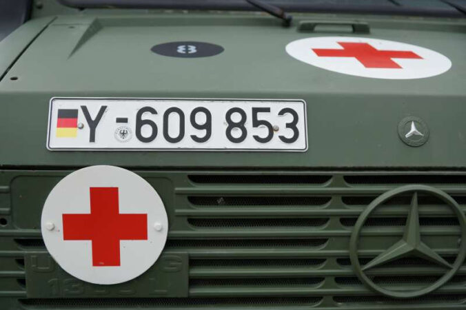 Symbolbild Sanitätsunimog Bundeswehr (Foto: Holger Knecht)