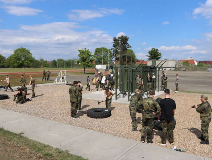 Arbeitgeber Bundeswehr live erleben bei Military Fitness (Foto: Bundeswehr/Frank Wiedemann)