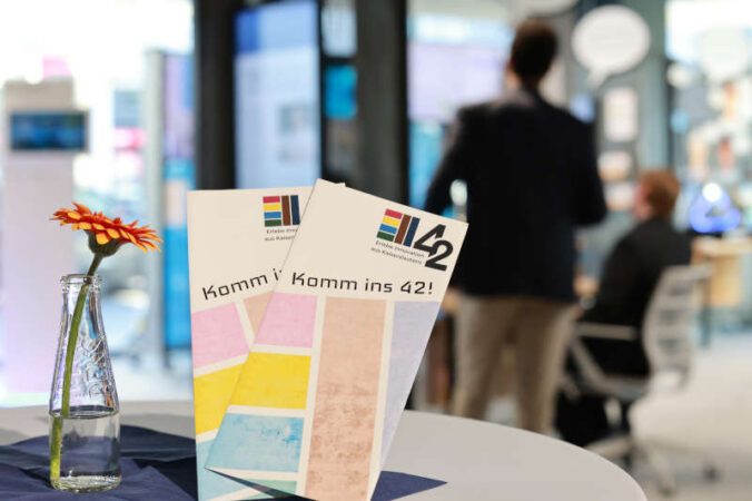 Das 42kaiserslautern lädt zu Austausch, Kunst und Zukunftsthemen ein. (Quelle: 42kaiserslautern gGmbH)