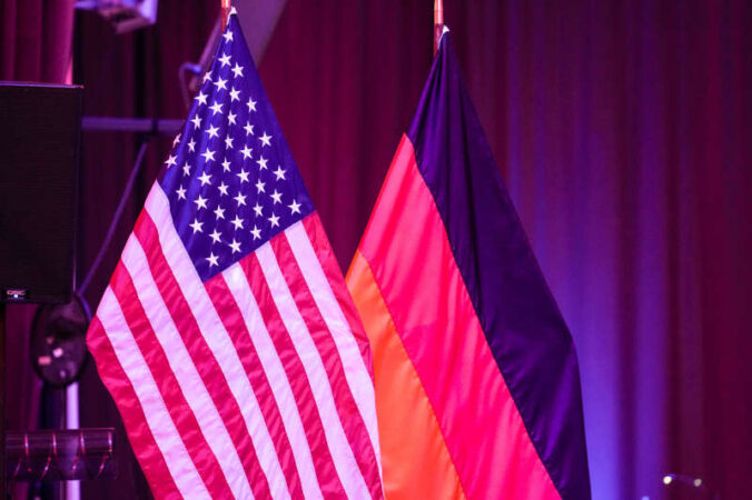 Symbolbild Deutsch-Amerikanische Flagge (Foto: Holger Knecht) Deutschland USA