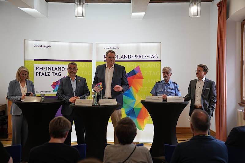 Abschlusspressekonferenz im Casimirianum (Foto: Holger Knecht)