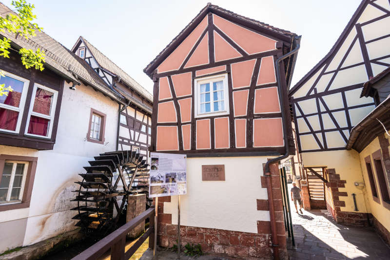 Mühlrad am Museum (Foto: Verein SÜW, Dominik Ketz)