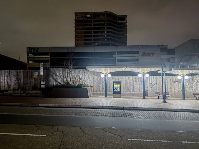 Haltestelle „Rathaus“ in Ludwigshafen (Foto: Holger Knecht)