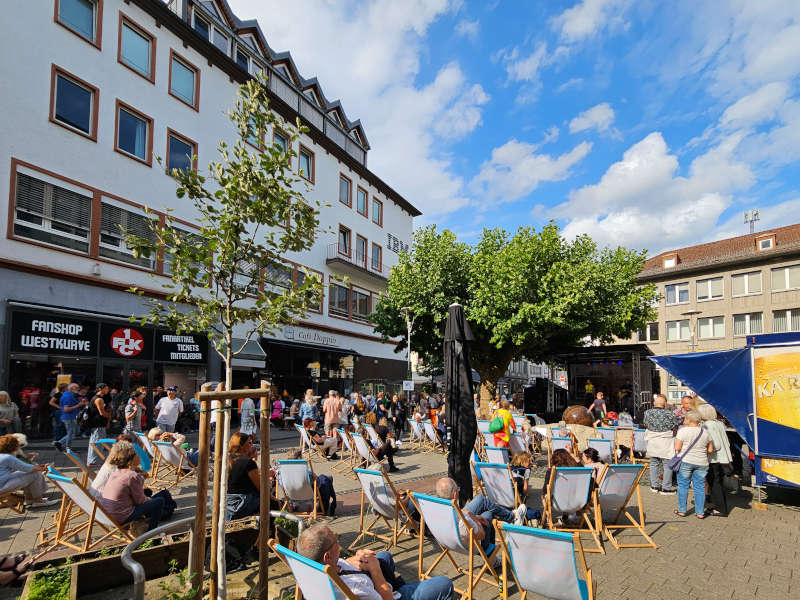 Sommerabend am Riesenbrunnen (Foto: Stadt Kaiserslautern)