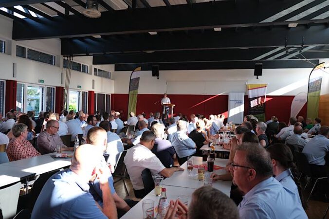 Der Ehrungsabend des Brand- und Katastrophenschutzes der Südlichen Weinstraße fand dieses Jahr in Rohrbach statt und war sehr gut besucht. (Foto: KV SÜW)