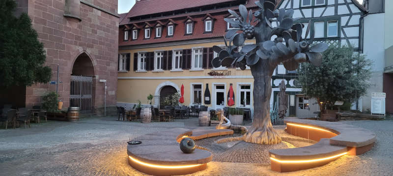 Paradiesbrunnen (Foto: Stadt Neustadt)