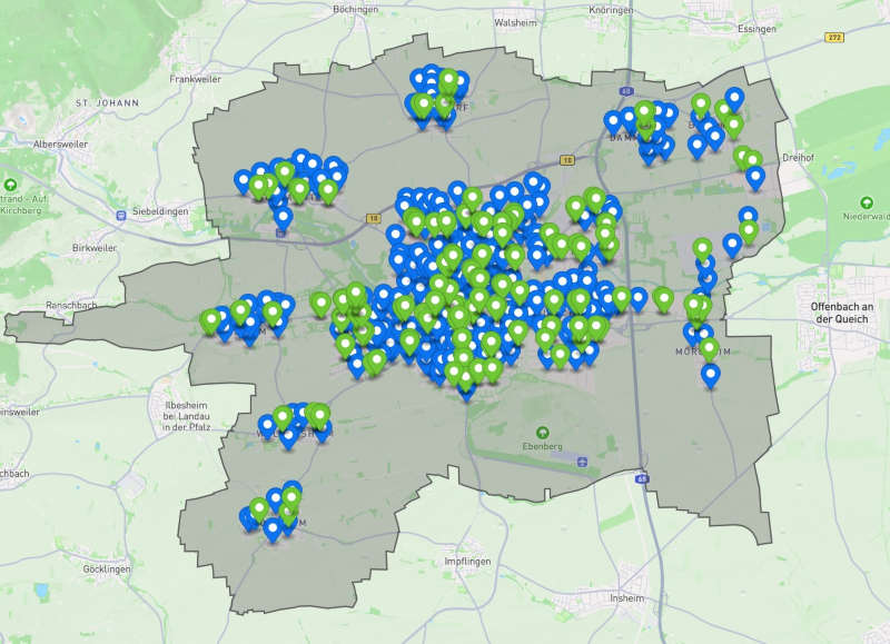 Alle Haltepunkte der VRNflexline Landau in Bornheim: Die grünen Punkte sind die „normalen“ Haltestellen, die blauen Punkte zeigen die „virtuellen“ Haltestellen, die die VRNFlexline Landau zusätzlich bedient. (Grafik: KV SÜW, erstellt mit Open Street Map)