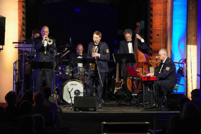 Die Combo des Landespolizeiorchesters (Foto: Holger Knecht)