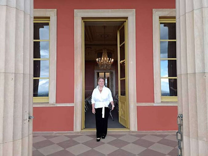 Ervis Gega in der Villa Ludwigshöhe (Foto: Maike Hessedenz)