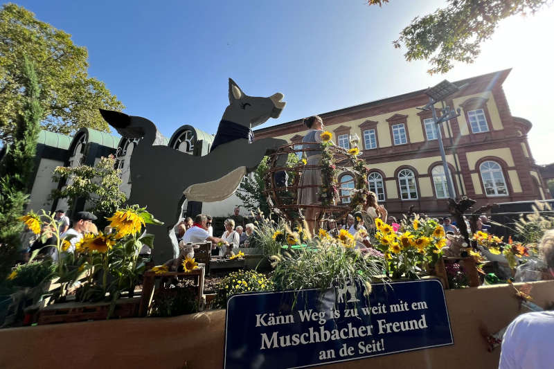 Winzerfestumzug (Foto: Stadtmarketing Neustadt)
