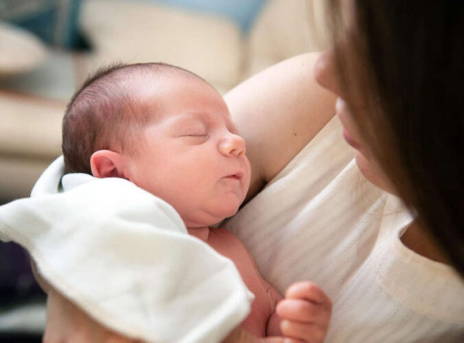 Symbolbild Baby Mutter (Foto: Pixabay/blankita_ua)
