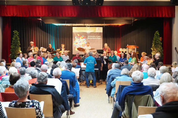 Das Dorfgemeinschaftshaus in Bornheim war zur Singveranstaltung „Deutschland singt und klingt“ sehr gut besucht. (Foto: Dieter Hammann)