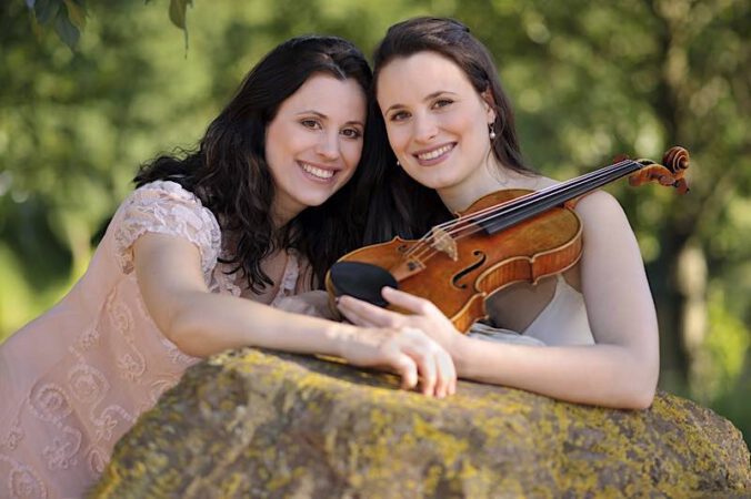 Lea und Esther Birringer (Foto: Karolina Koprek)