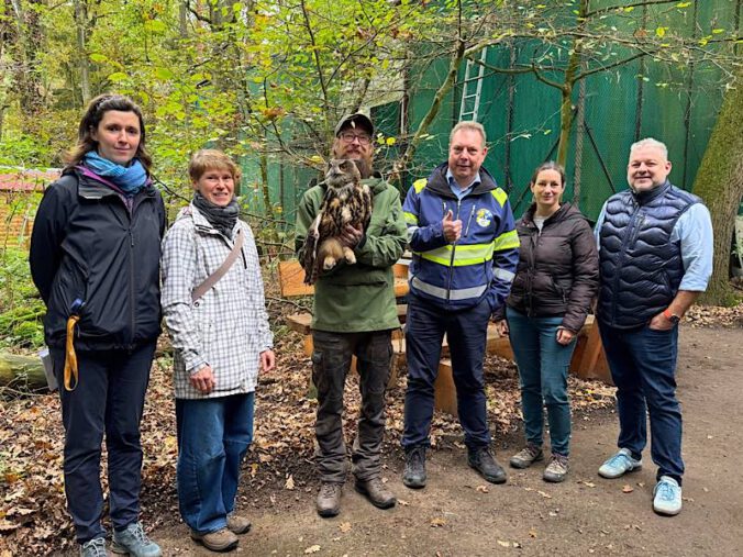 Besuch bei der bei der Greifvogelstation Haßloch (Foto: Gemeindeverwaltung Haßloch)