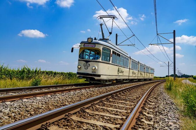 Das neue rnv-Eventfahrzeug auf der RHB-Strecke (Foto: rnv GmbH/Haubner)