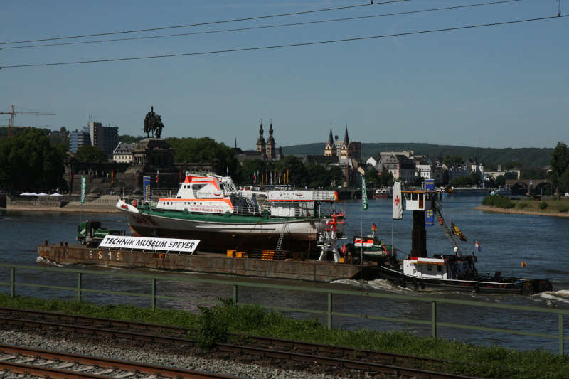 Der Transport erfolgte über Wasser und über Land, hier am deutschen Eck in Koblenz (Foto: TMSNHSP)