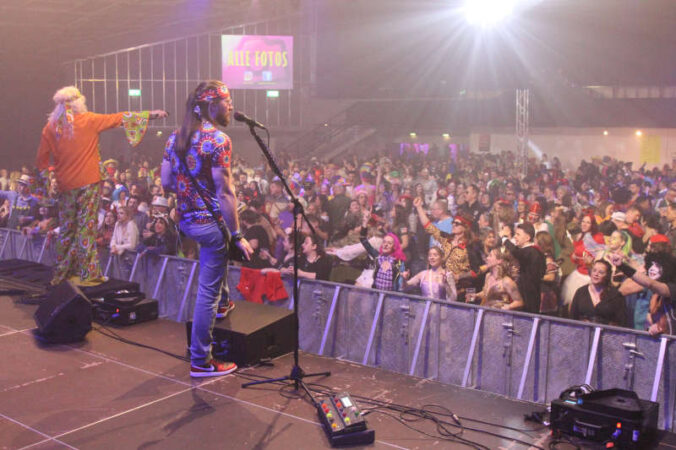 Altweiberfasnacht in Ludwigshafen (Foto: Torsten Kleb)