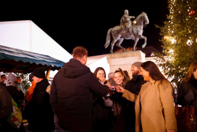 Traditioneller Kunsthandwerklicher Thomas-Nast-Nikolausmarkt (Quelle: Joshua Mack Photography)