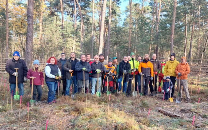 Bäume für den Ordenswald (Foto: Stadt Neustadt)