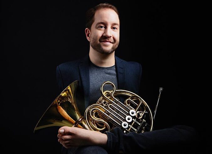 Hornist Felix Klieser (Foto: MJ Kim)