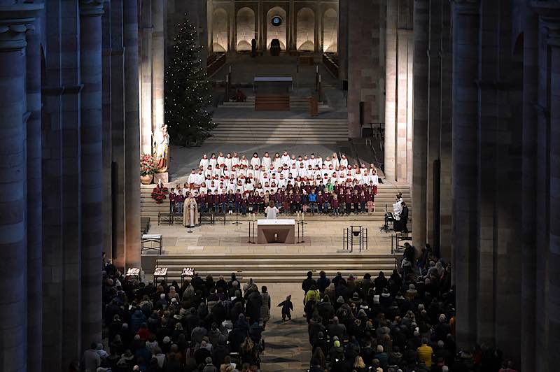 Cantate Domino zum Ende der Weihnachtszeit mit den Domsingknaben, dem Mädchenchor und derm Domchor (Quelle: Domkapitel Speyer, Klaus Landry)