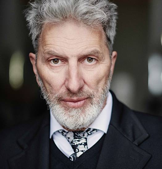 Rufus Beck und das Trio „Tango Transit“ lassen Literatur und Musik zu einem zauberhaften Weihnachtskonzert verschmelzen (Foto: Christian Kaufmann)