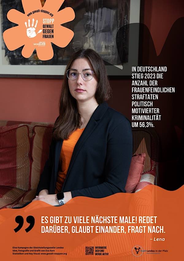 Die städtische Gleichstellungsstelle setzt mit einer Plakataktion in der Landauer Fußgängerzone ein starkes Zeichen gegen Gewalt an Frauen. Auch Beigeordnete Lena Dürphold nimmt an der internationalen Kampagne „Orange the World – 16 Tage gegen Gewalt an Frauen“ teil. (Quelle: Stadt Landau)