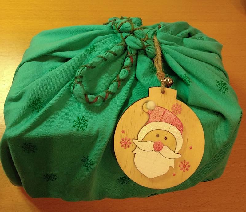 Auch in selbstgenähte Stoffbeutel lässt sich ein Geschenk prima verpacken. (Foto: Stadt Pirmasens / Lehr)