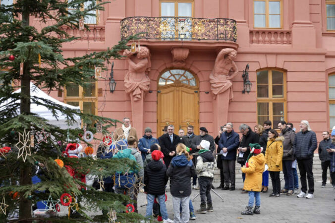 Weihnachtsbaumübergabe (Foto: Landtag RLP)