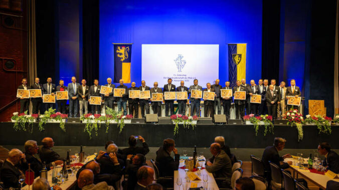 Ehrung (Foto: Weinbruderschaft der Pfalz)