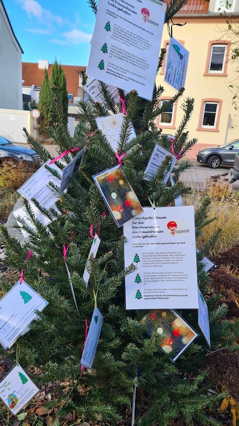 Wunschzettelbaum (Foto: Stadtverwaltung Schifferstadt)