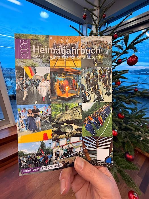 Das neue Heimatjahrbuch (Foto: Reiner Voß / Kreisverwaltung Kaiserslautern)