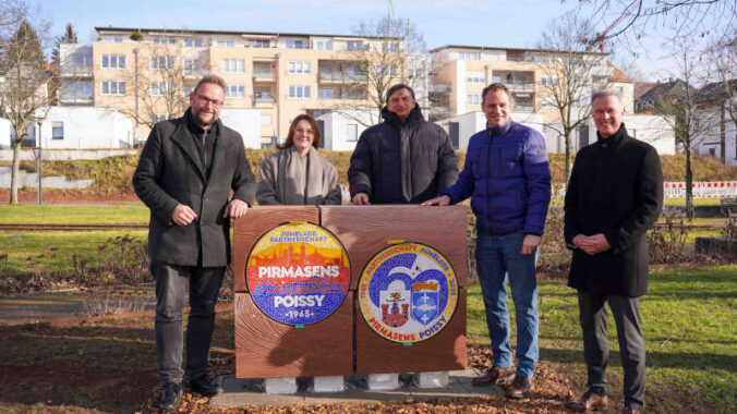 Oberbürgermeister Markus Zwick, Lena Drechsler (verantwortlich für die Städtepartnerschaft), Amtsleiter Stadtmarketing Rolf Schlicher, Beigeordneter Denis Clauer, Bürgermeister Michael Maas (Foto: Stadt Pirmasens / Max Mahr)