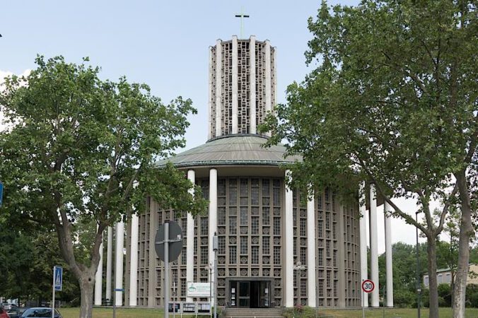 Die Protestantische Friedenskirche trägt den Beinamen Kulturkirche. (Foto: Prot. Dekanat LU/Wagner)