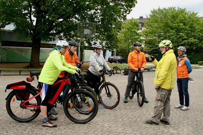 Senioren-E-Bike-Training (Foto: ADFC e.V. Rheinland)