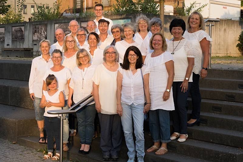 Die Mitglieder des VHS-Chors „Taktvoll“ (VHS Pirmasens / Horst Zinke)