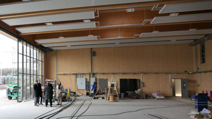 Die Landräte in der zukünftigen ADAC Luftrettungsstation Dörnbach (Foto: Kreisverwaltung Donnersbergkreis)