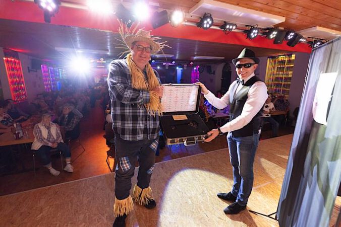 Landrat Ralf Leßmeister und Ralf Töpfer (Foto: Reiner Voß / Kreisverwaltung Kaiserslautern)