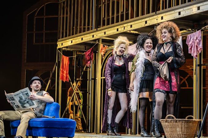 Szene aus der Dreigroschenoper (Foto: Jochen Quast)