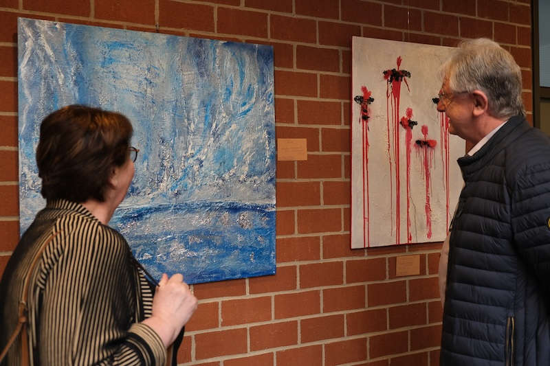 Die Werke von Vera Allmann-Stübinger und Olga David sind noch bis einschließlich 1. April im Kreishaus der Südlichen Weinstraße in Landau zu sehen. (Foto: KV SÜW)