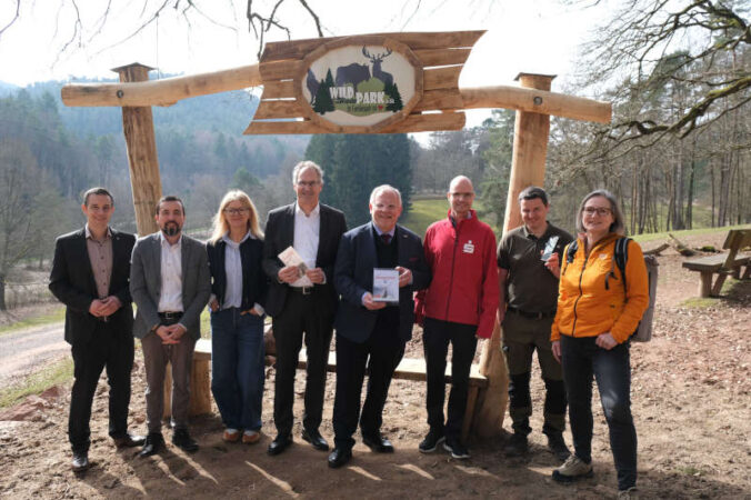 Christian Burkhart, Frédéric Siebenhaar, Elke Mandery, Dietmar Seefeldt, Hans-Ulrich Ihlenfeld, Svend Larsen, Daniel Kraus und Uta Holz (von links). (Foto: KV SÜW)